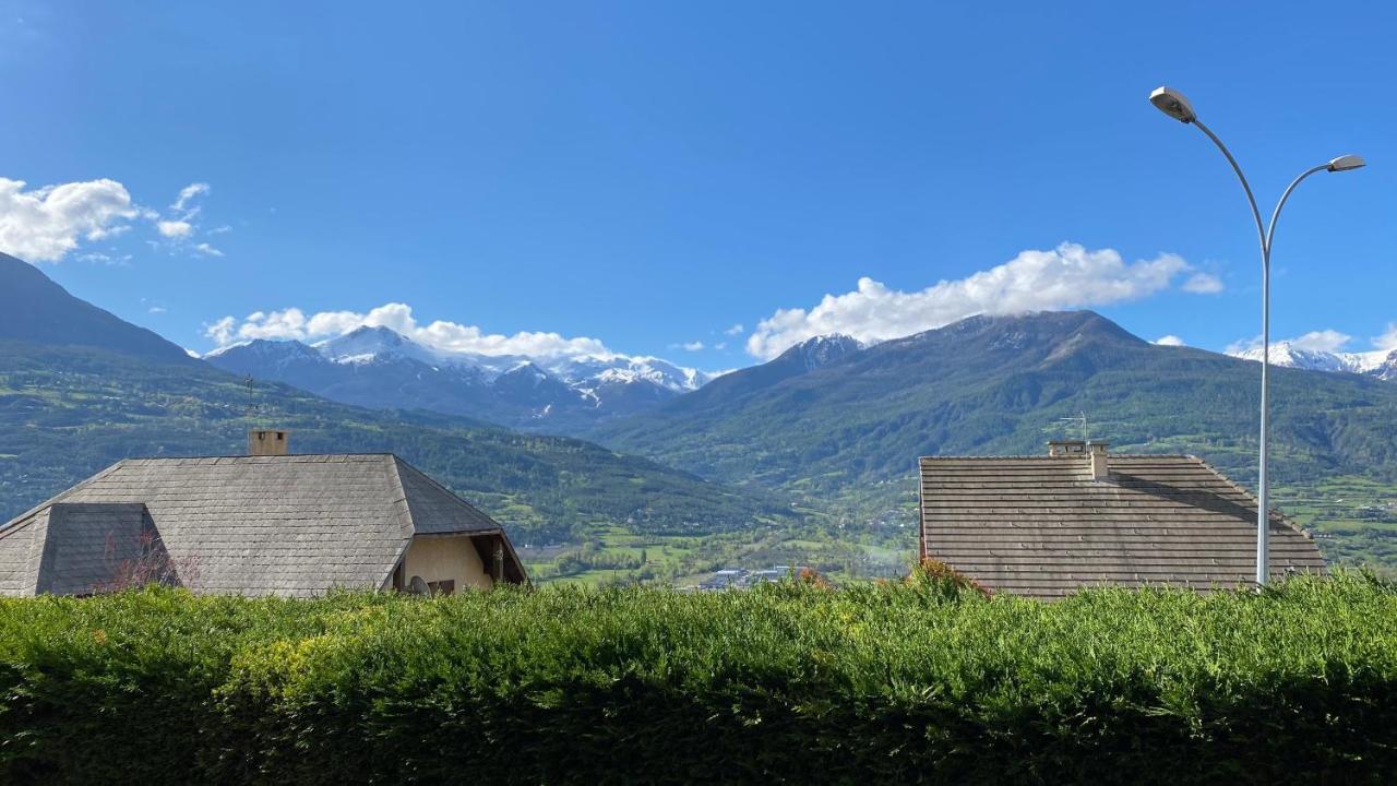 Embrun - Appartement 4/6 personnes avec extérieurs Exterior foto